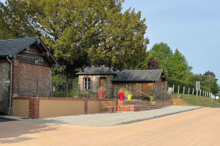 Village du Torquesne - Normandie : La Mairie, l'école